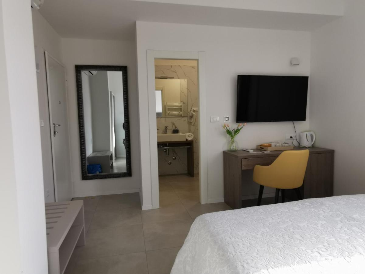 Luxury Rooms Pino Сплит Экстерьер фото